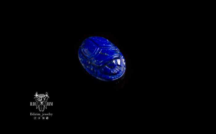 Picture of engraved lapis lazuli scarab gemstone