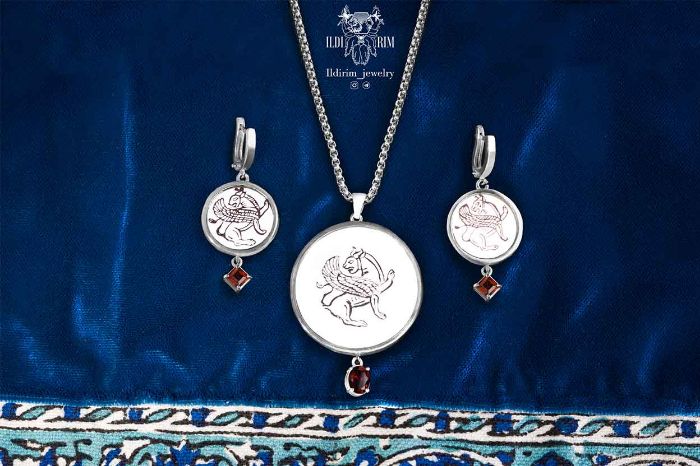 Picture of Persian Griffin Jewelry Mirror Set